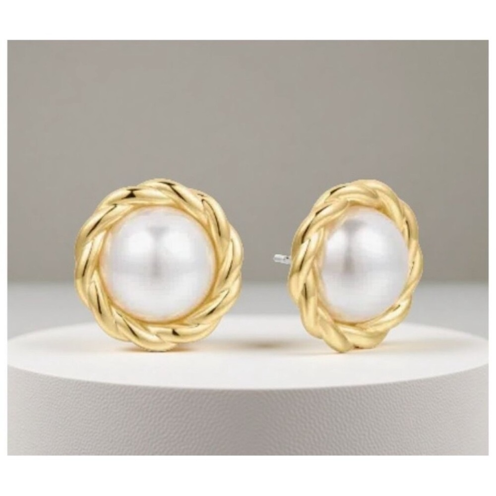 Rumored- Lady Di Cabochon Pearl Stud 14K Gold Plated Earrings NWT